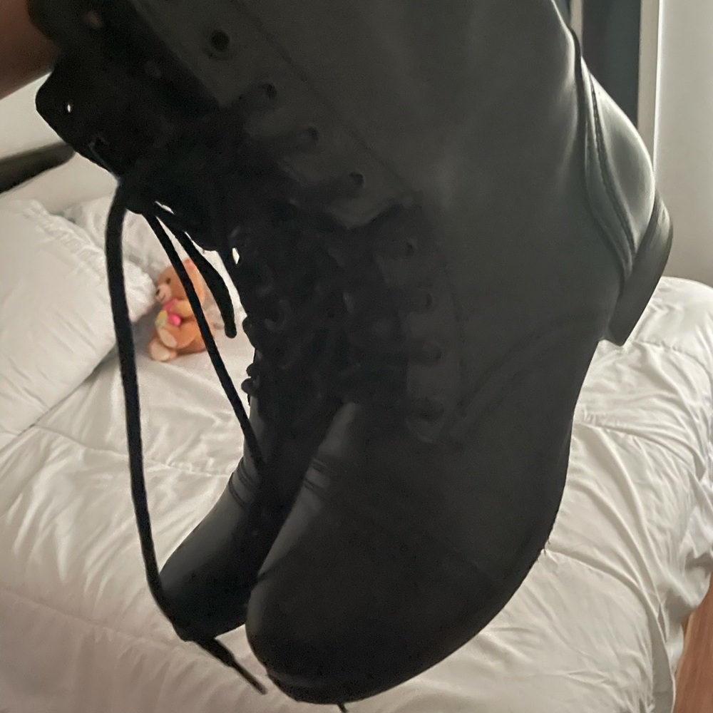 Combat boots